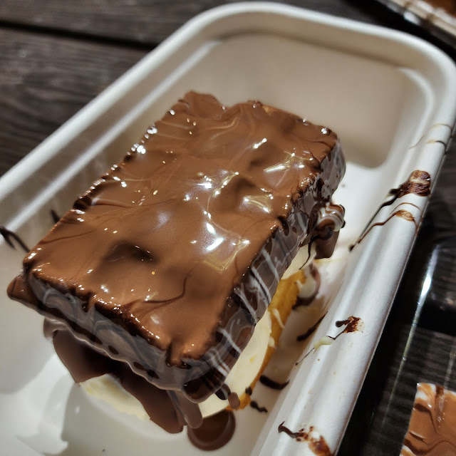 Ice-Cream Sandwich