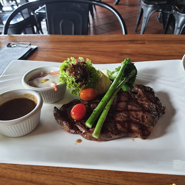 Wagyu Sirloin Steak Angus Rib-Eye Steak