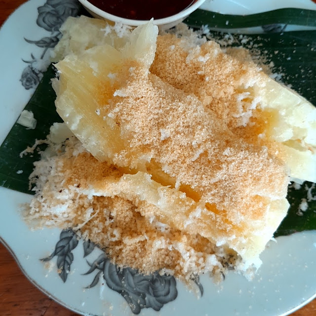 Ubi Rebus Sambal Kelapa Parut Gula Perang
