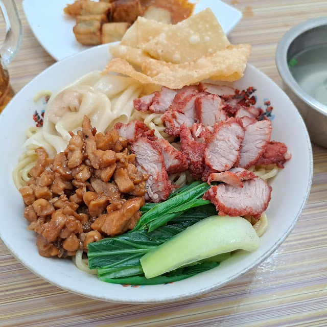 Mie Sumatra Komplit