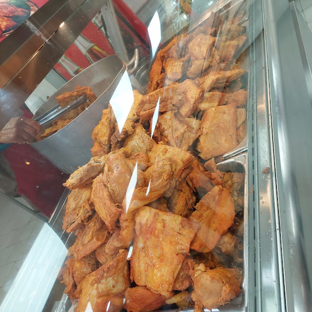 Carnitas Y Morcón
