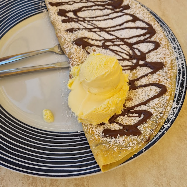 Crepes de Nocilla Y Helado de Vainilla