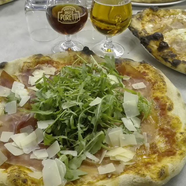 Prosciutto Crudo Rucola E Scaglie Di Parmigiano