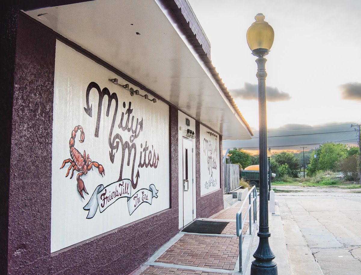 Mity Mite's Bar & Grill
