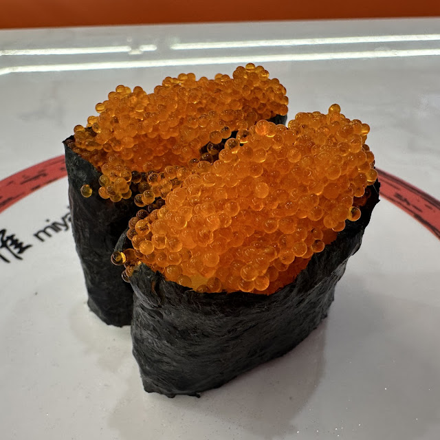 Salmon Tobiko Roll 8 Pieces
