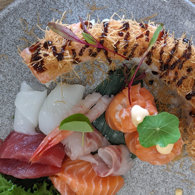 Sashimi Mo' Roll