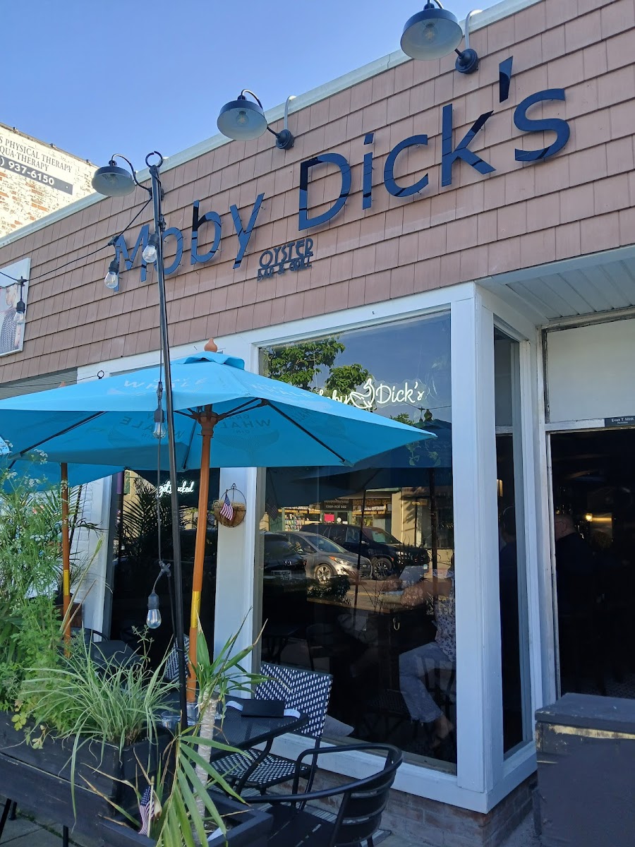 Moby Dick’s Oyster Bar & Grill