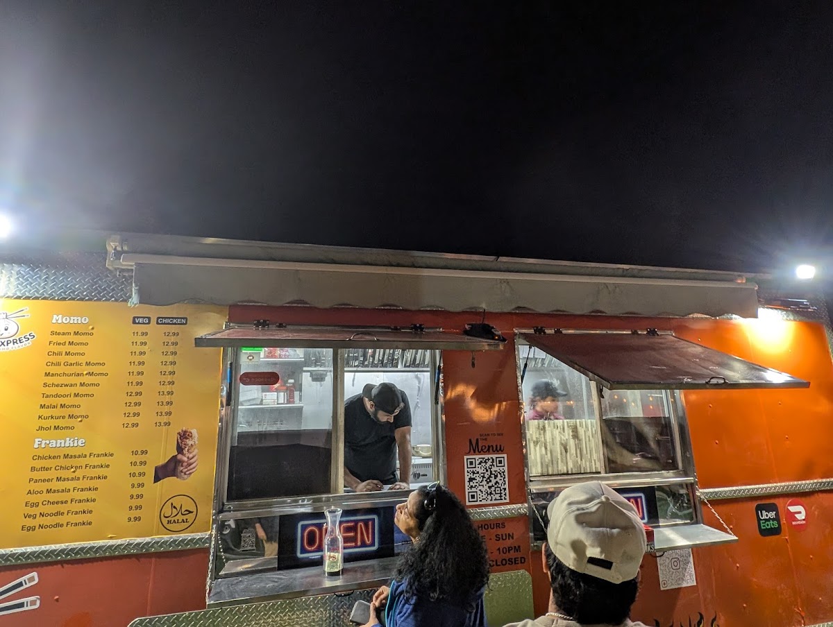 Momo Express