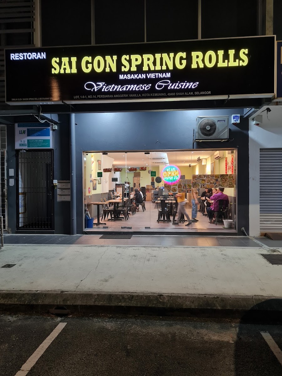Mon Viet ( Sai Gon Spring Rolls )