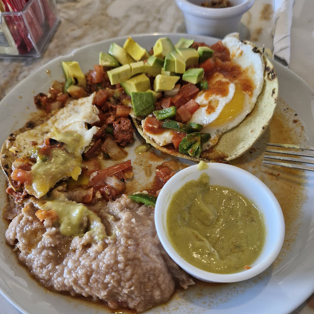 Huevos Divorciados