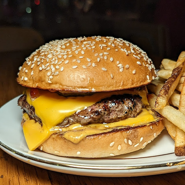 Classic Cheeseburger