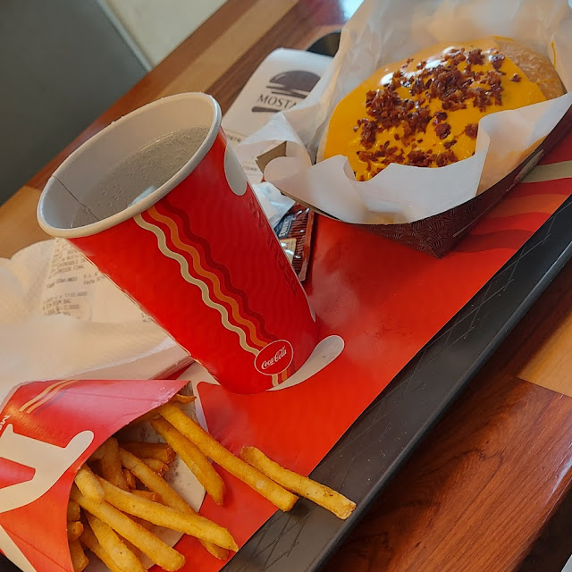 Mega Cuarto Doble Con Papas Fritas