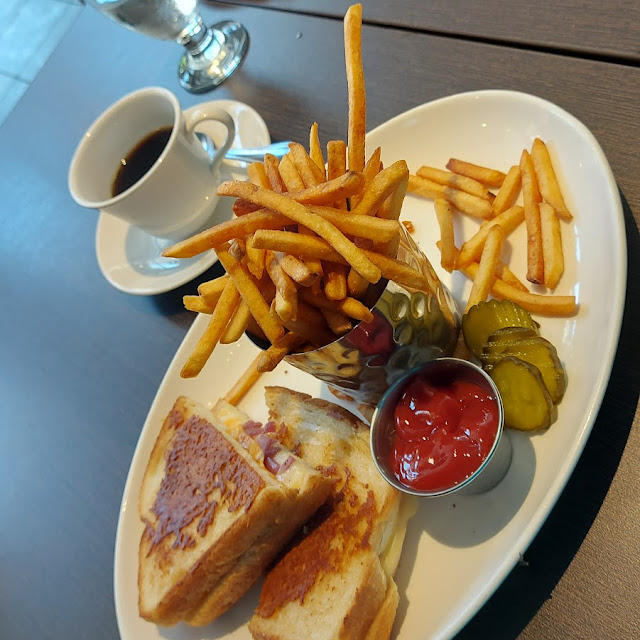Grilled Cheese with Fries