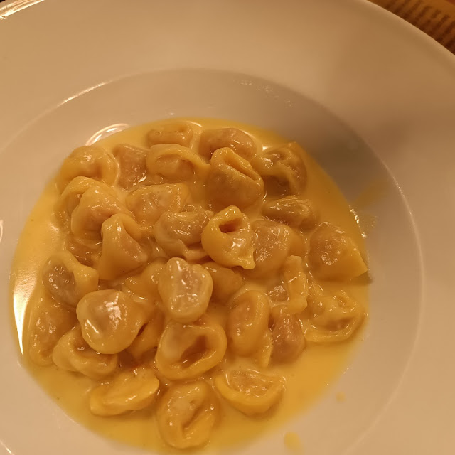 Tortellini In Crema Di Parmigiano