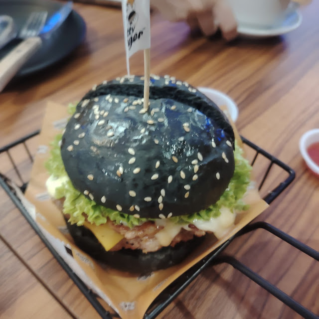 Super Cheese Burger