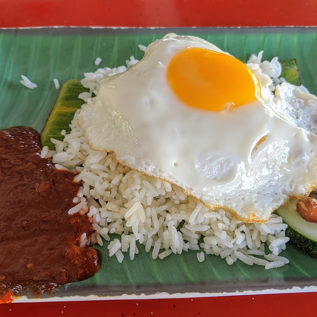 Nasi Lemak Telur Dadar