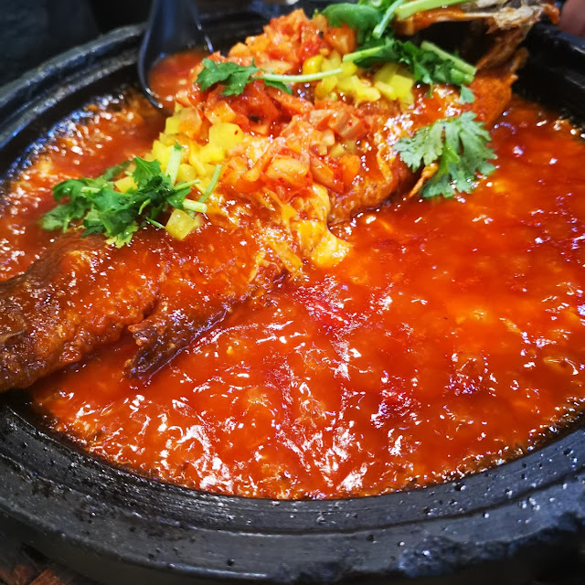 singapore style sea bass fish e05招牌星洲石锅鱼