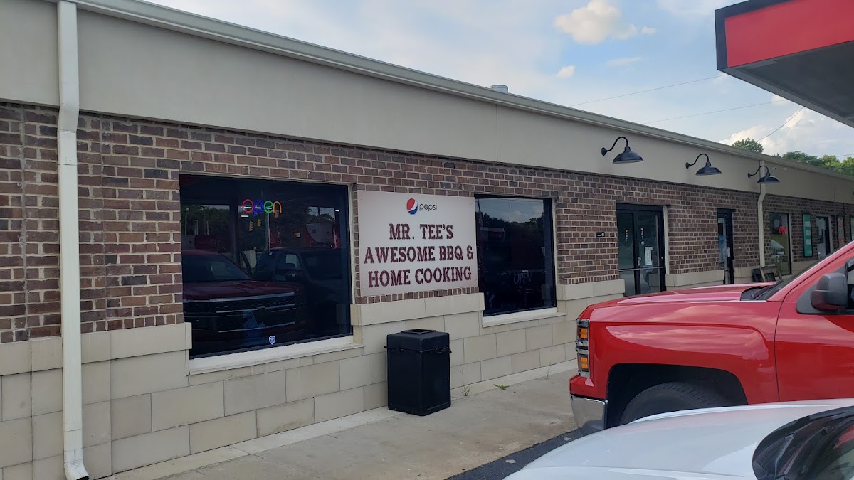 Mr. Tee's Awesome BBQ & Home Cooking