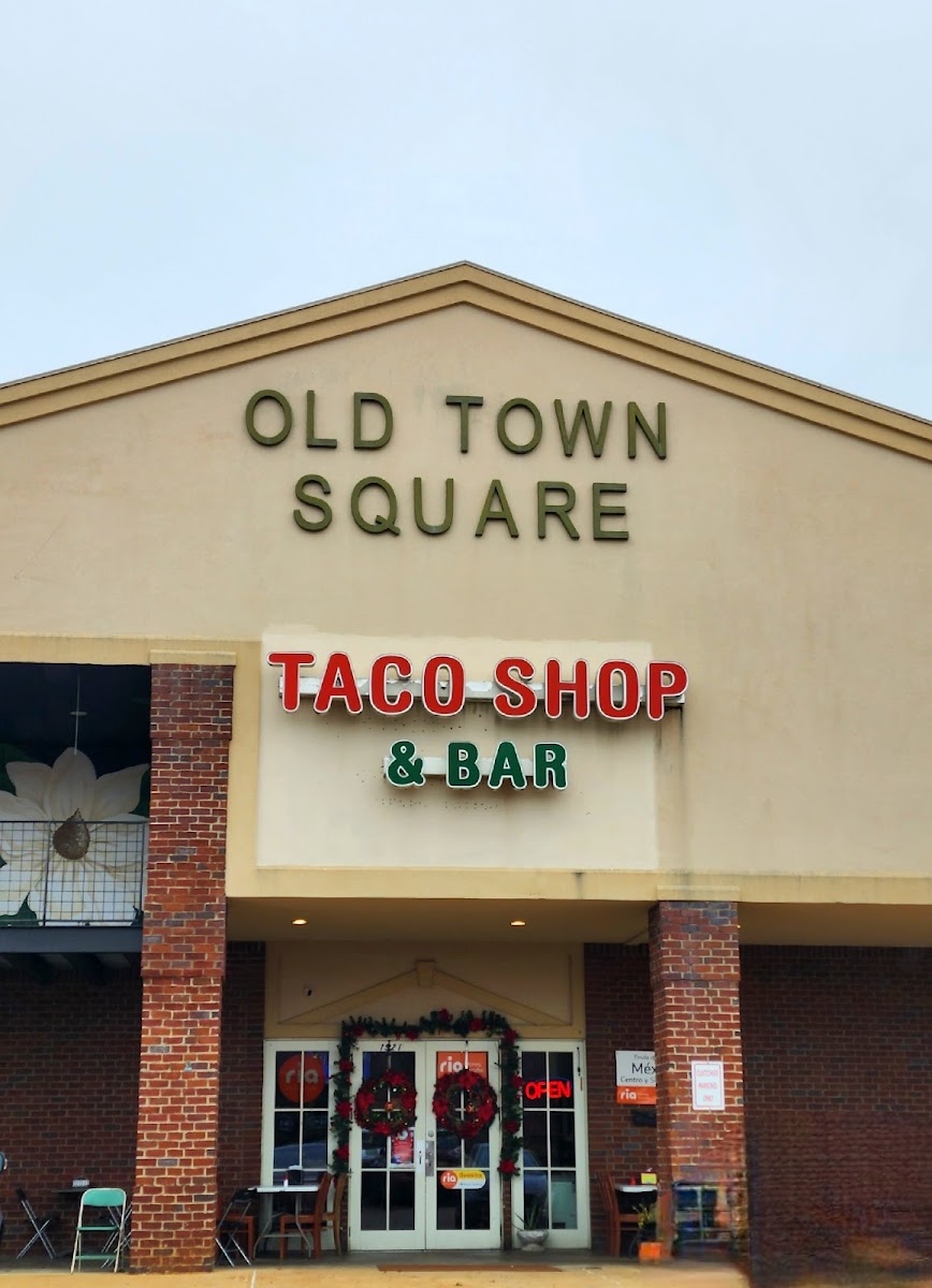 Mundo Latino /The Taco Shop