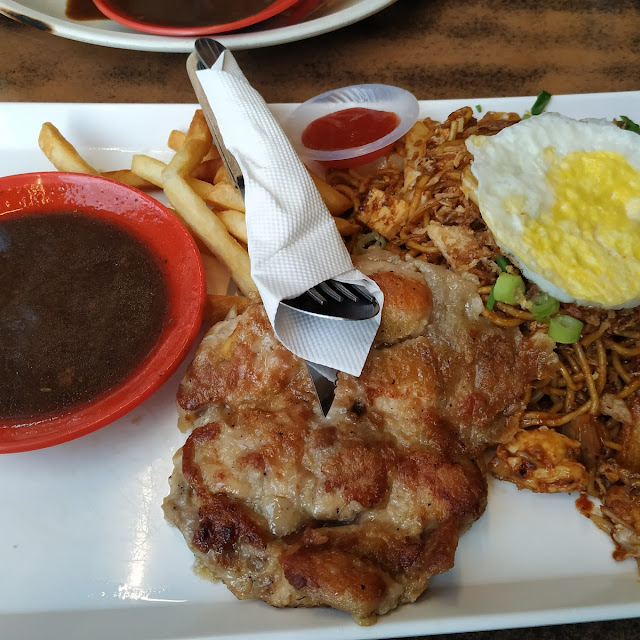 Mee Goreng Chicken Chop