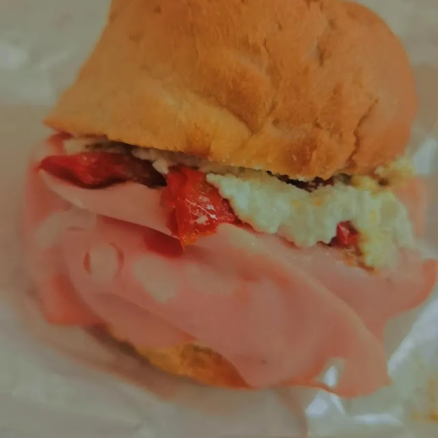 Panino Mortadella Friarielli E Burrata Caprese