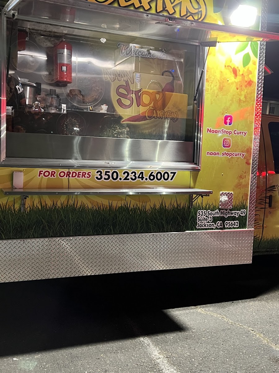 NaanStop Curry