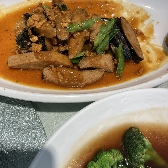 Mushroom with Brocoli & Beancurd Skin