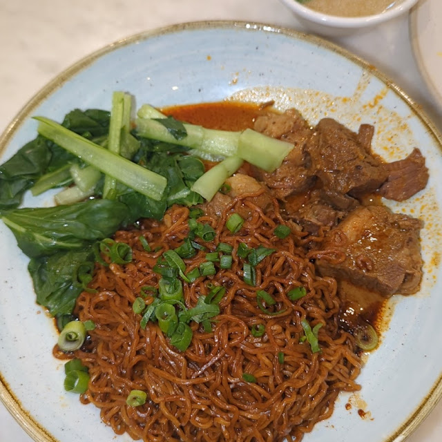 Dry Noodle Beef Rendang