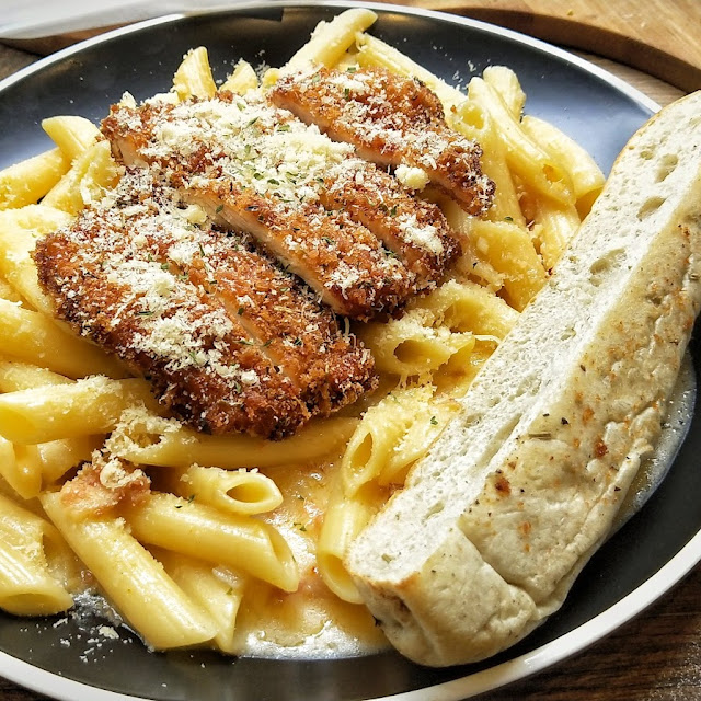 Fried Chicken Alfredo