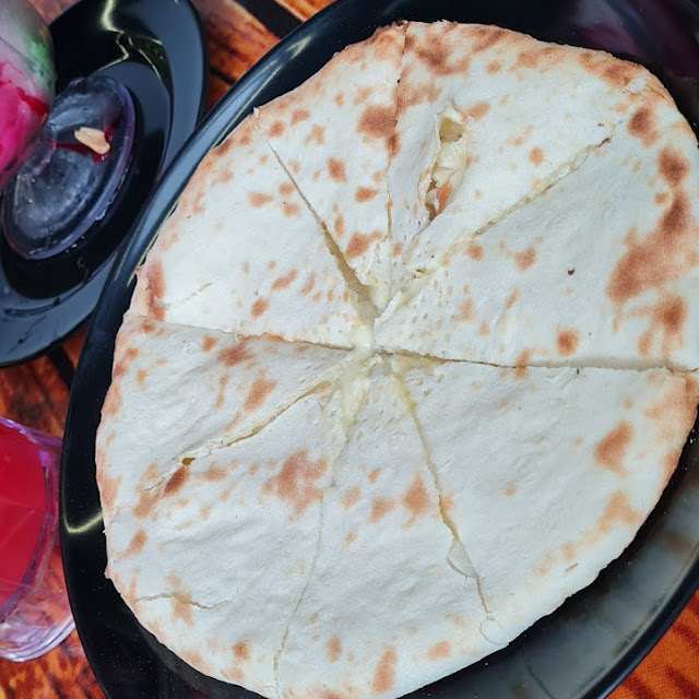 Mozzarella Naan