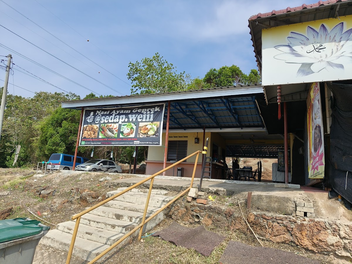 Nasi Ayam Geprek Sedapweiii @ Alor Gajah