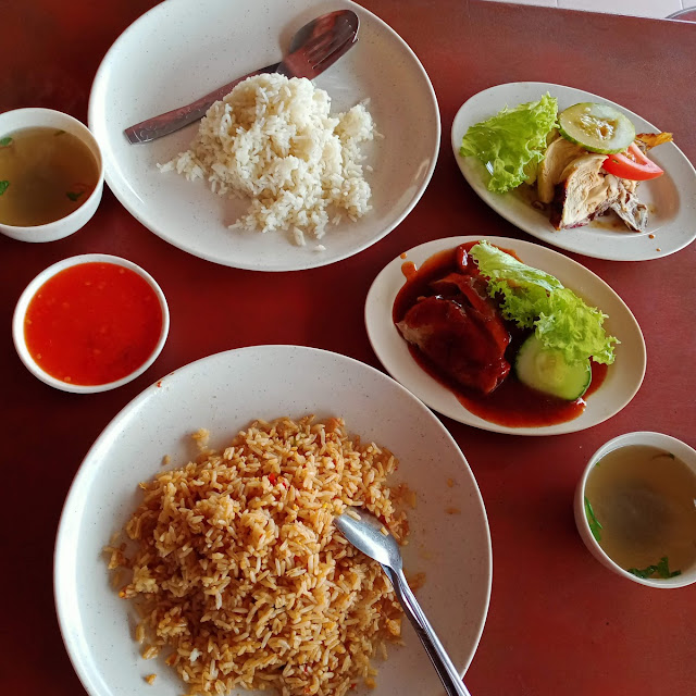Nasi Ayam Goreng & Nasi Ayam Biasa