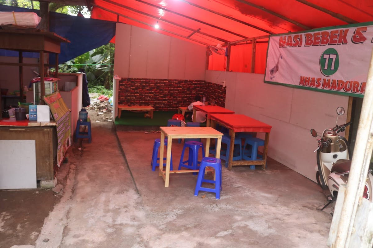 Nasi bebek dan ayam madura 77