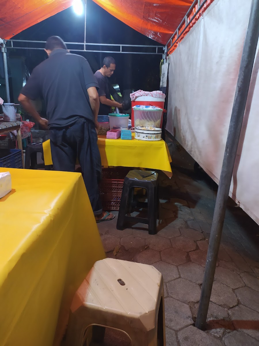 Nasi Goreng Kambing dan Sapi Mba' Ima (Depan SMK PIRI)
