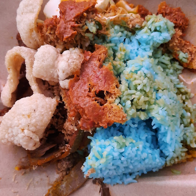 Nasi Kerabu Daging Bakar