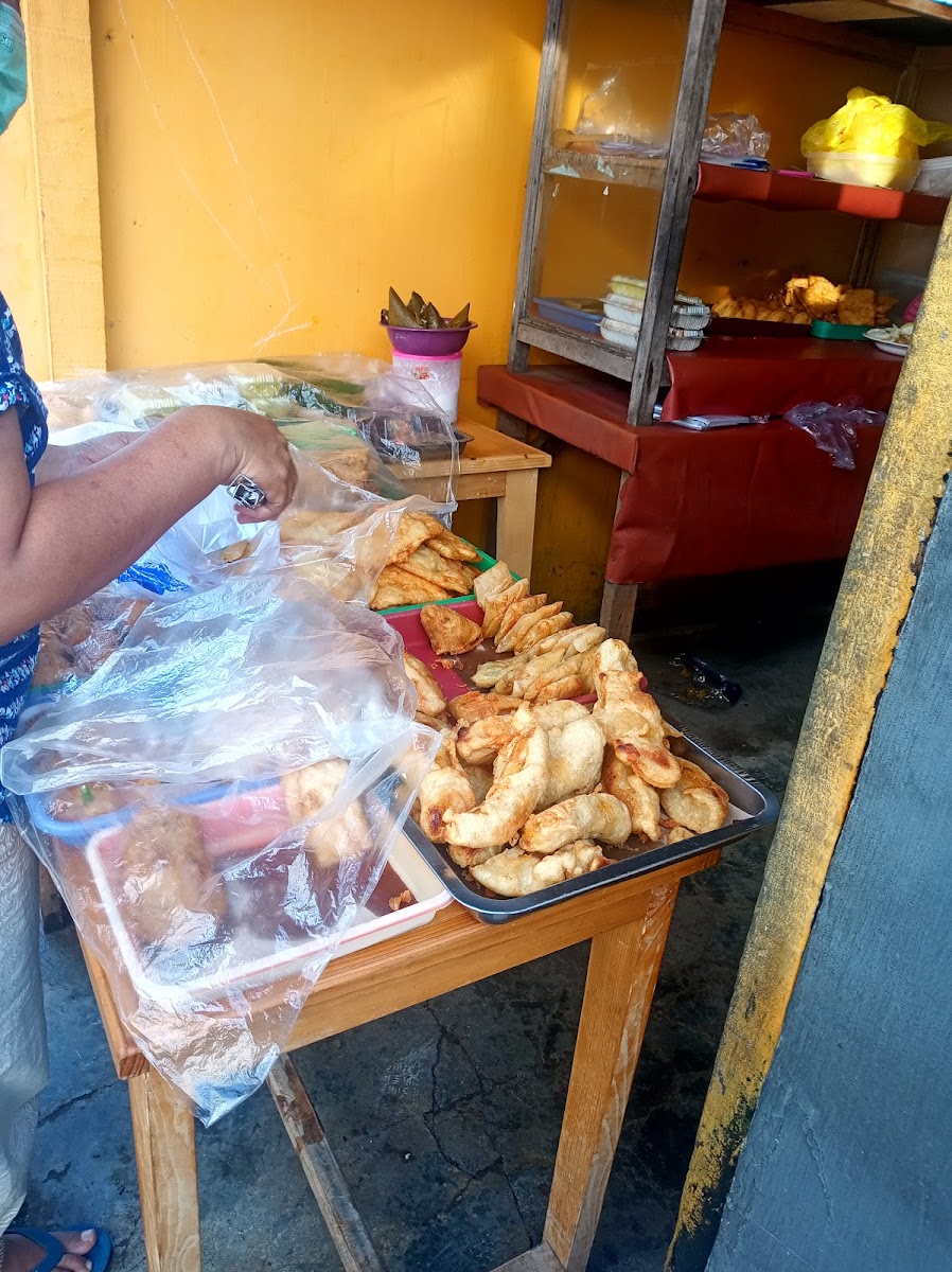 Nasi Uduk Mpok Yoh