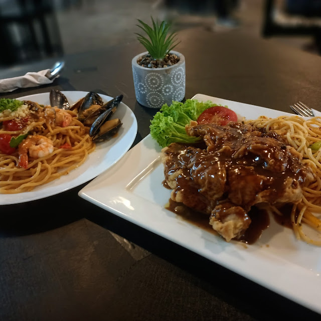 Chicken Chop Spaghetti Olio