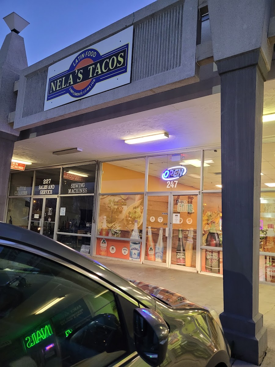 Nela's Tacos