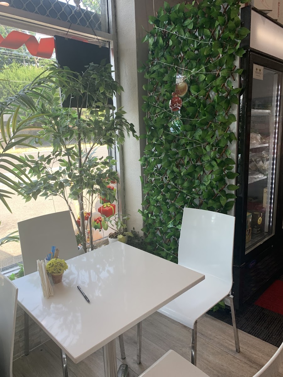Nessy's Cafe