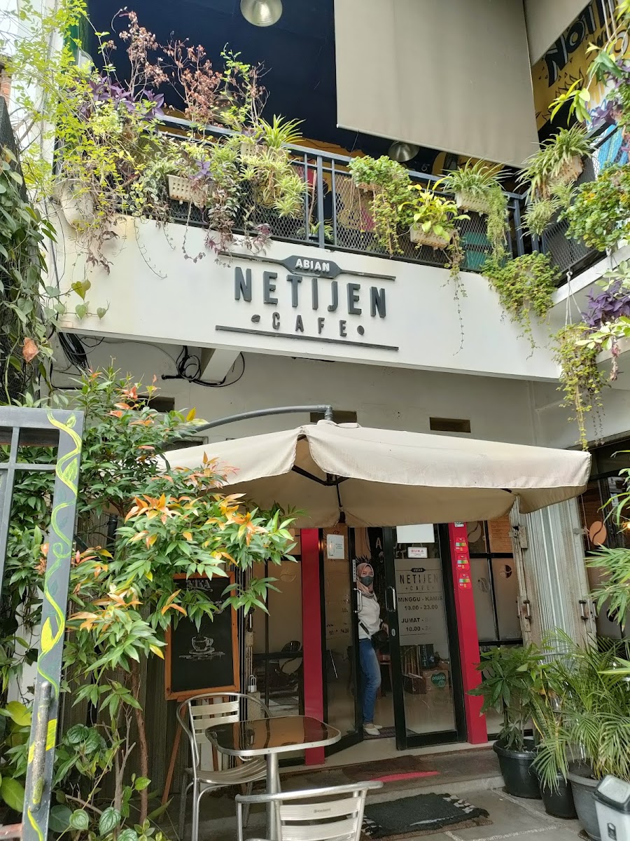 NETIJEN CAFE and RESTO