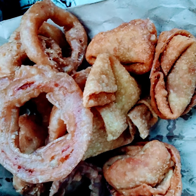 Beef Wontons Onion Rings & 1 Crab Rangoon