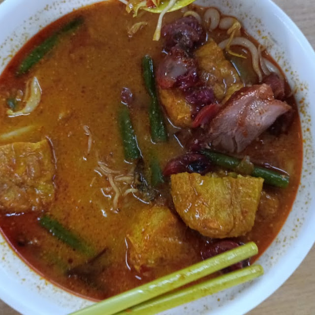 Seehum Curry Mee