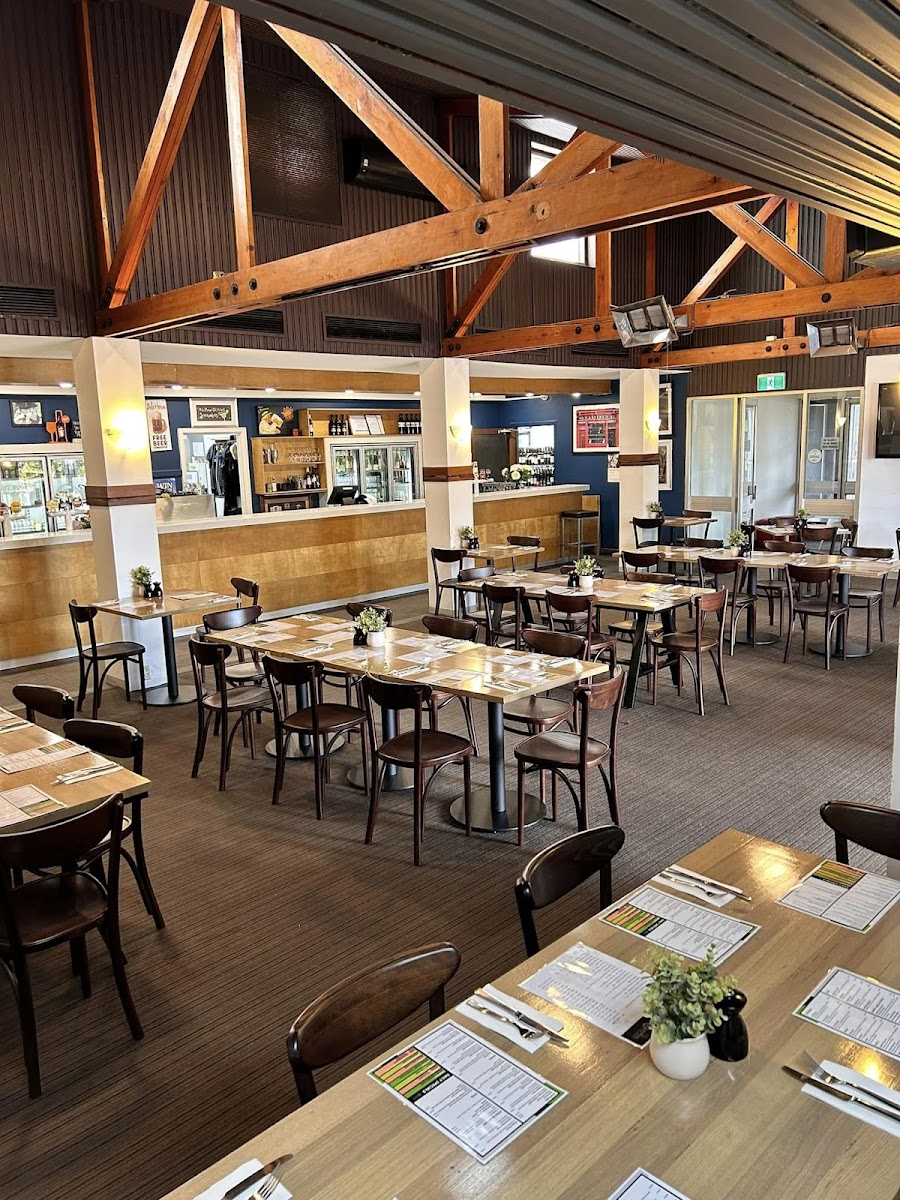 Newpark Bar & Bistro