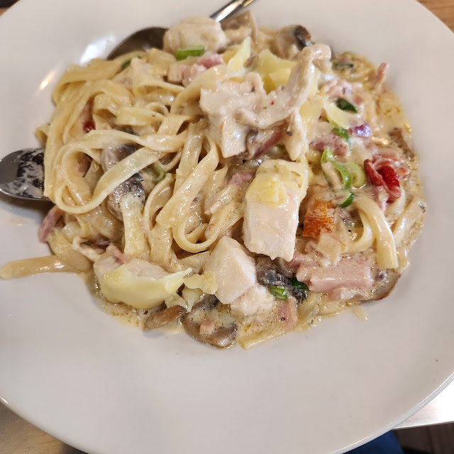 Chicken Fettuccine Alfredo with Chicken