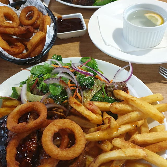Scotch Fillet Steak Chips and Salad