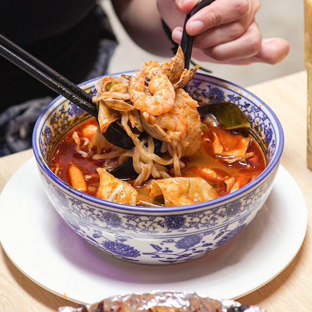 seafood tomyam ramen 招牌酸辣东炎海鲜面