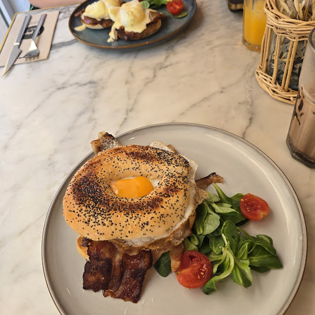 Huevos Benedict