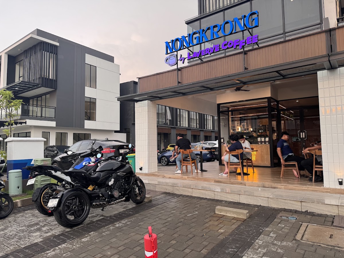 Nongkrong by La Verve