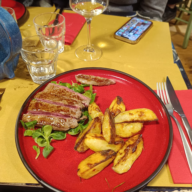 Tagliata Di Fassona Con Patate Al Forno