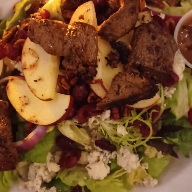 Steak & Bleu Apple Salad